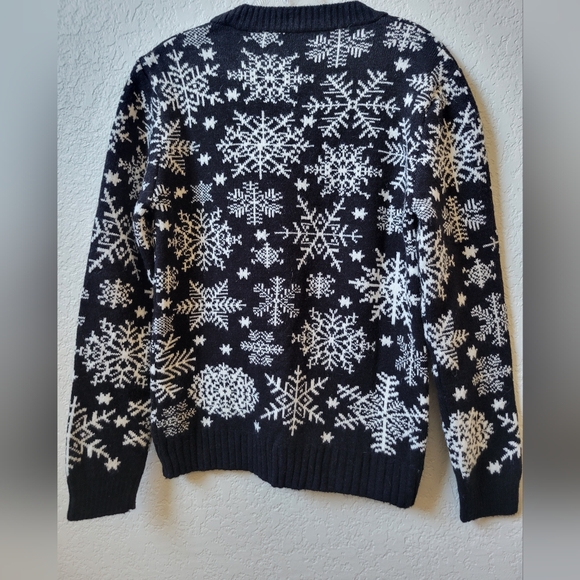 Black and white Christmas Holiday wool sweater, size S, new - Picture 2 of 3